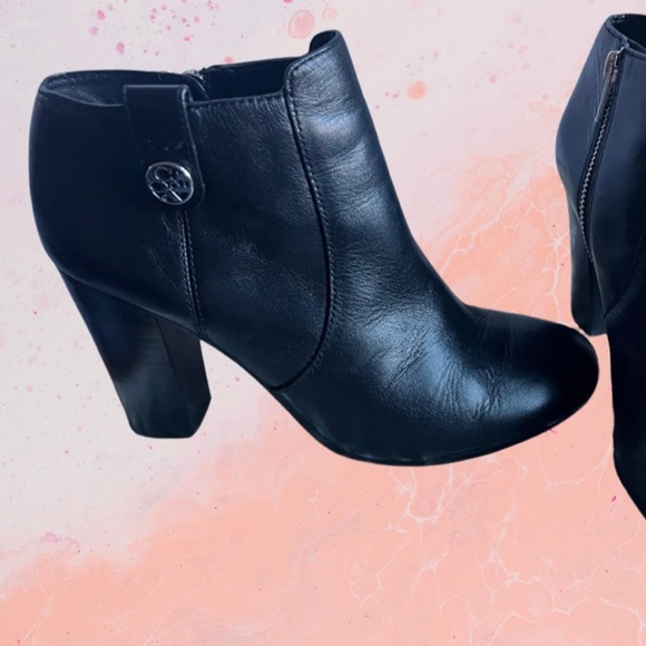 Coach low boots leather zip ups - Picture 2 of 5